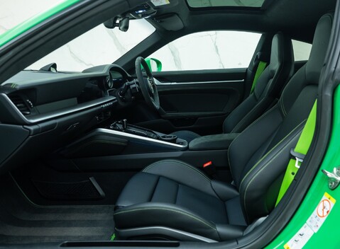 Porsche 911 Turbo S (992) 19