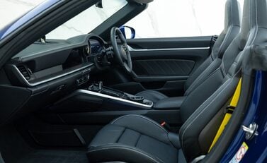 Porsche 911 Turbo S Cabriolet (992) 18