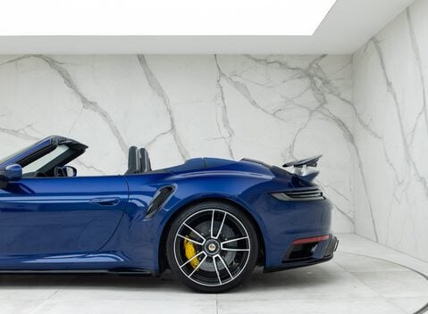 Porsche 911 Turbo S Cabriolet (992) 31