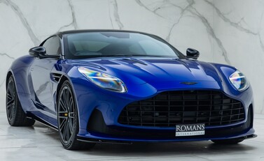 Aston Martin DB12 V8 9