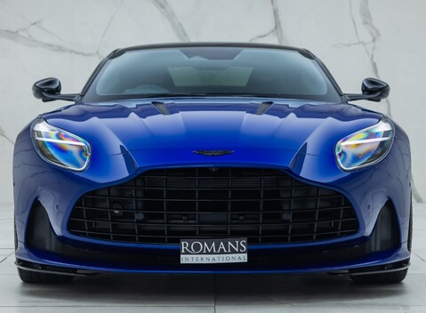 Aston Martin DB12 V8 7