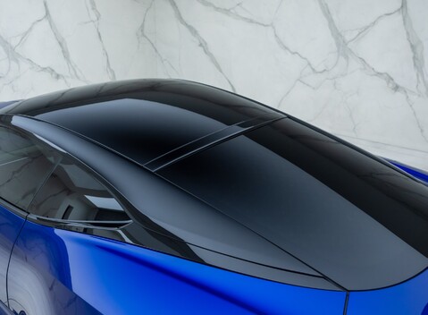Aston Martin DB12 V8 29