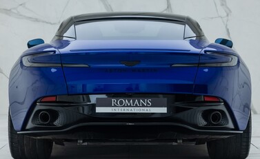 Aston Martin DB12 V8 8