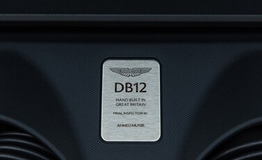 Aston Martin DB12 V8 35
