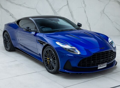 Aston Martin DB12 V8 11