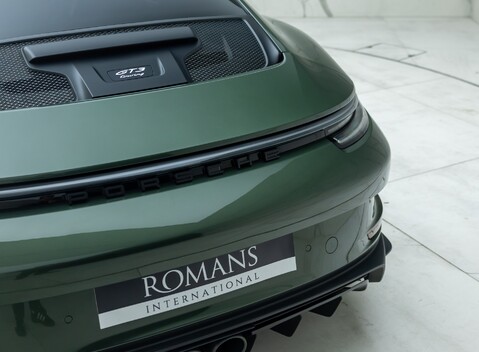 Porsche 911 GT3 TOURING (992) 32