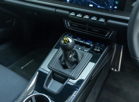 Porsche 911 GT3 TOURING (992) 24