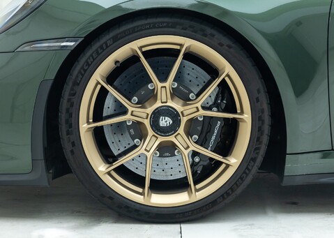 Porsche 911 GT3 TOURING (992) 