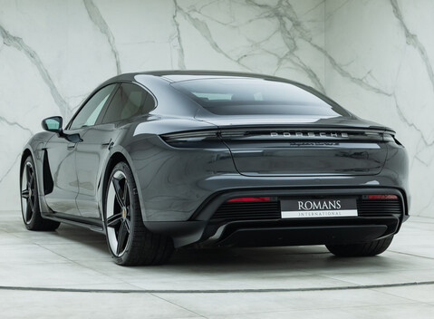 Porsche Taycan TURBO S 10