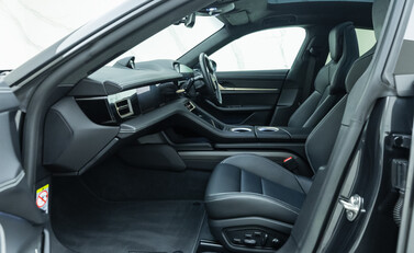 Porsche Taycan TURBO S 19