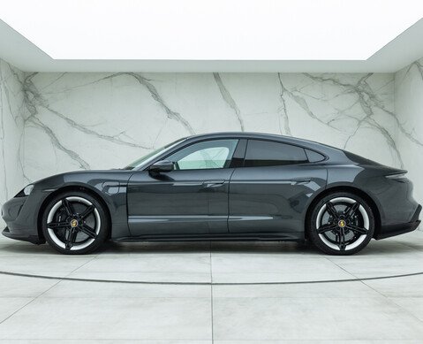 Porsche Taycan TURBO S