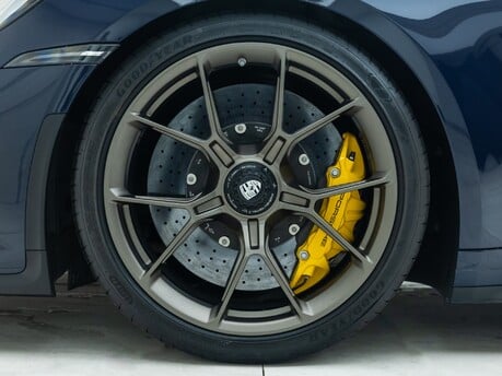 Porsche 911 GT3 TOURING (992)