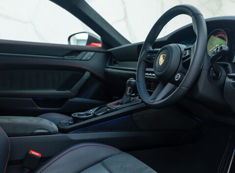 Porsche 911 GT3 (992) 13