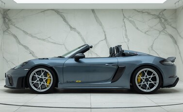 Porsche 718 SPYDER RS 6