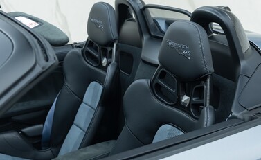 Porsche 718 SPYDER RS 37