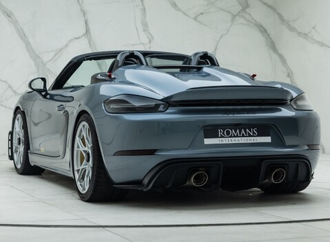 Porsche 718 SPYDER RS 13