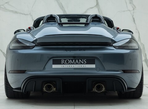 Porsche 718 SPYDER RS 11