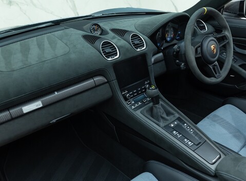 Porsche 718 SPYDER RS 20