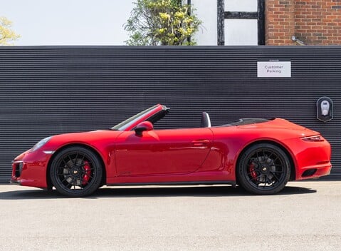 Porsche 911 Carrera GTS CABRIOLET (991.2) 3