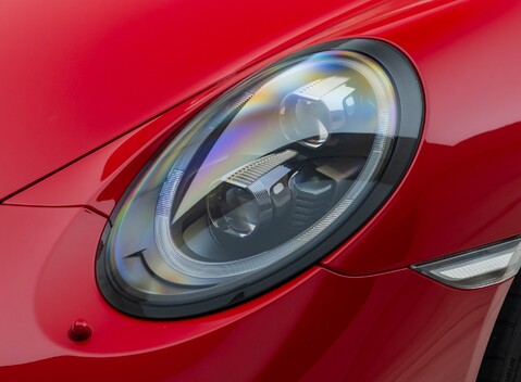 Porsche 911 Carrera GTS CABRIOLET (991.2) 32