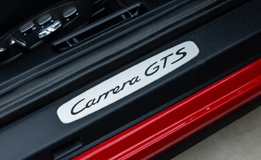 Porsche 911 Carrera GTS CABRIOLET (991.2) 26
