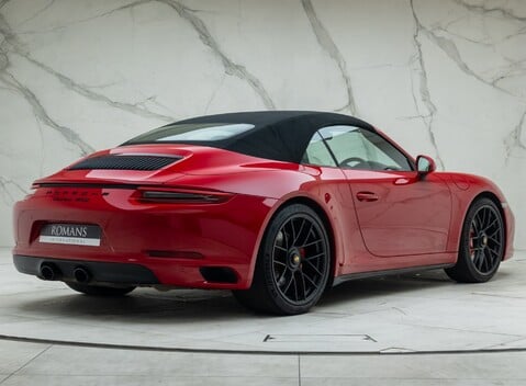 Porsche 911 Carrera GTS CABRIOLET (991.2) 8