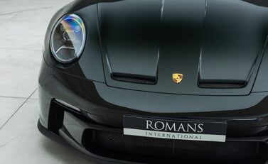 Porsche 911 GT3 TOURING (992) 30