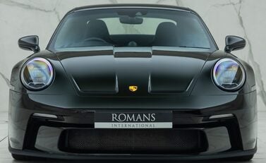 Porsche 911 GT3 TOURING (992) 8