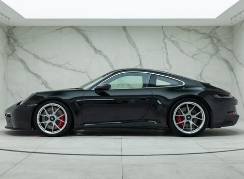 Porsche 911 GT3 TOURING (992) 6
