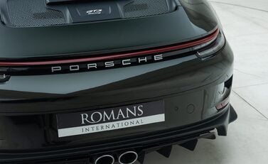 Porsche 911 GT3 TOURING (992) 31