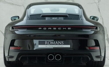 Porsche 911 GT3 TOURING (992) 9