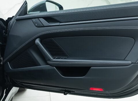 Porsche 911 GT3 TOURING (992) 28