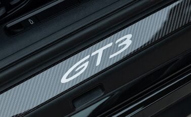Porsche 911 GT3 TOURING (992) 27