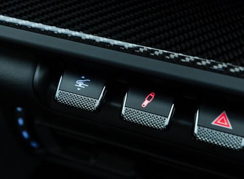 Porsche 911 GT3 TOURING (992) 22