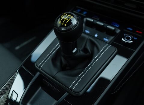 Porsche 911 GT3 TOURING (992) 24