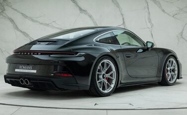 Porsche 911 GT3 TOURING (992) 7