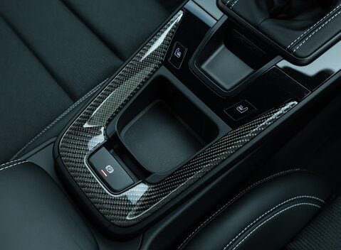 Porsche 911 GT3 TOURING (992) 26