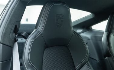 Porsche 911 GT3 TOURING (992) 16