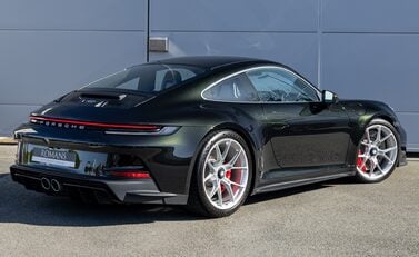 Porsche 911 GT3 TOURING (992) 5