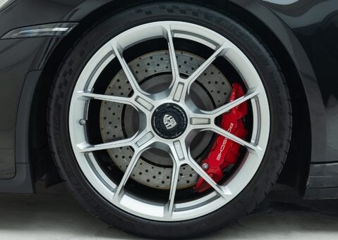 Porsche 911 GT3 TOURING (992)