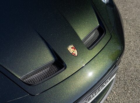 Porsche 911 GT3 TOURING (992) 3