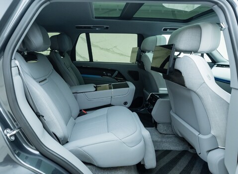Land Rover Range Rover P615 SV LWB 20