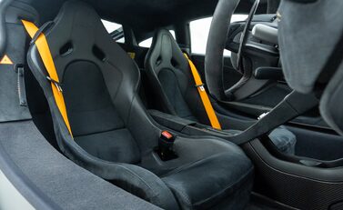 McLaren 675LT 11