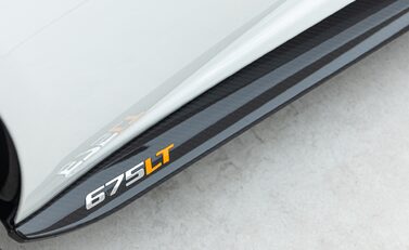 McLaren 675LT 26