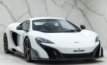 McLaren 675LT 8