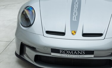 Porsche 911 GT3 TOURING (992) 30