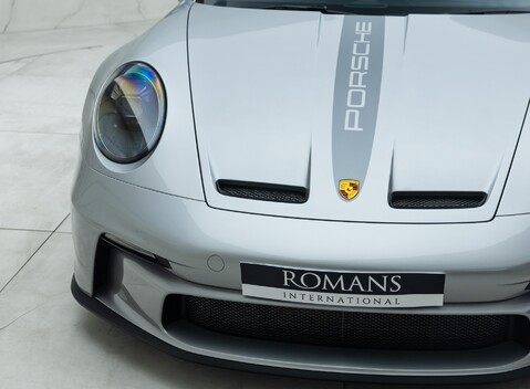 Porsche 911 GT3 TOURING (992) 30