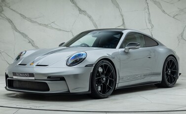 Porsche 911 GT3 TOURING (992) 1