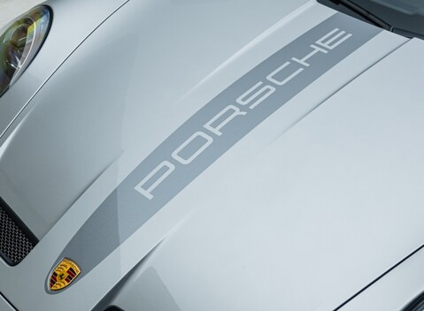 Porsche 911 GT3 TOURING (992) 33