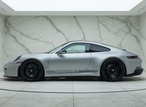 Porsche 911 GT3 TOURING (992) 5